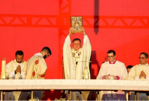 [Arcebispo pede união contra fome: “Não por ideologia, mas por Cristo”]