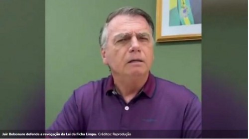 [Bolsonaro mente sobre Lei da Ficha Limpa e toma "nota da comunidade"]