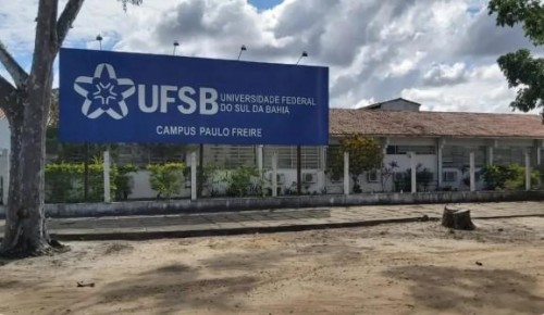 [Falso professor é preso em flagrante dentro de universidade na Bahia]